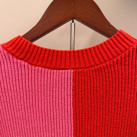 ON 34th Color Block Pink Red Sweater Valentines Cupid Parisian Love Gold Buttons - Picture 6 of 11